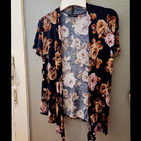 Cardigan - Picture 1 of 1